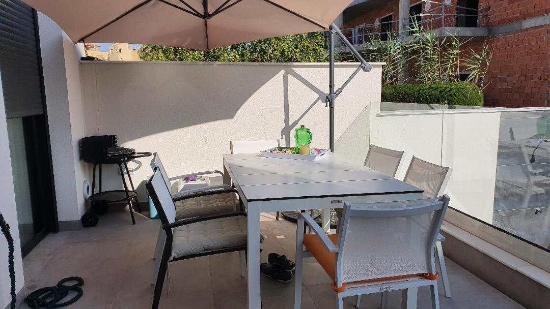 Chalet Con Piscina Privada En La Urb. De Puerto Rey Los Amarguillos 外观 照片